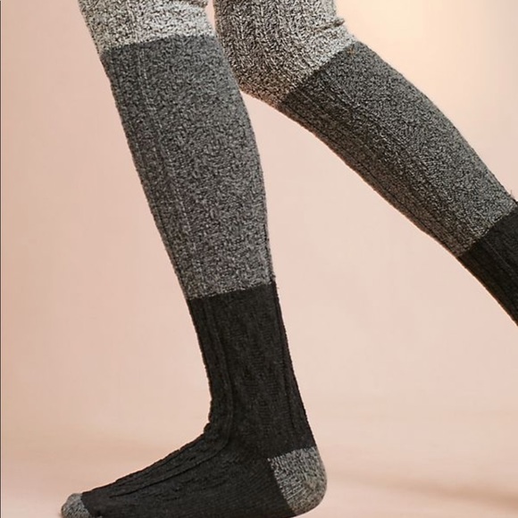 Luxury 🤩 Cable Knit Thigh High socks - Picture 3 of 8